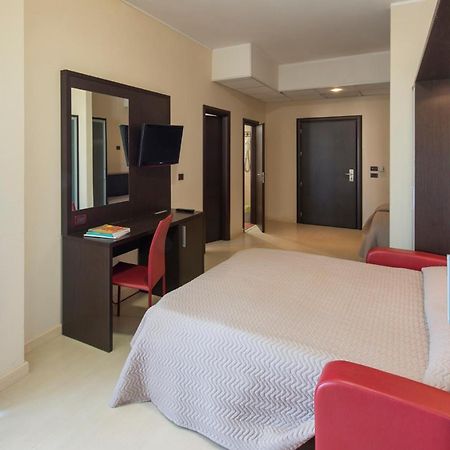 Grand Hotel Adriatico Montesilvano Marina Extérieur photo