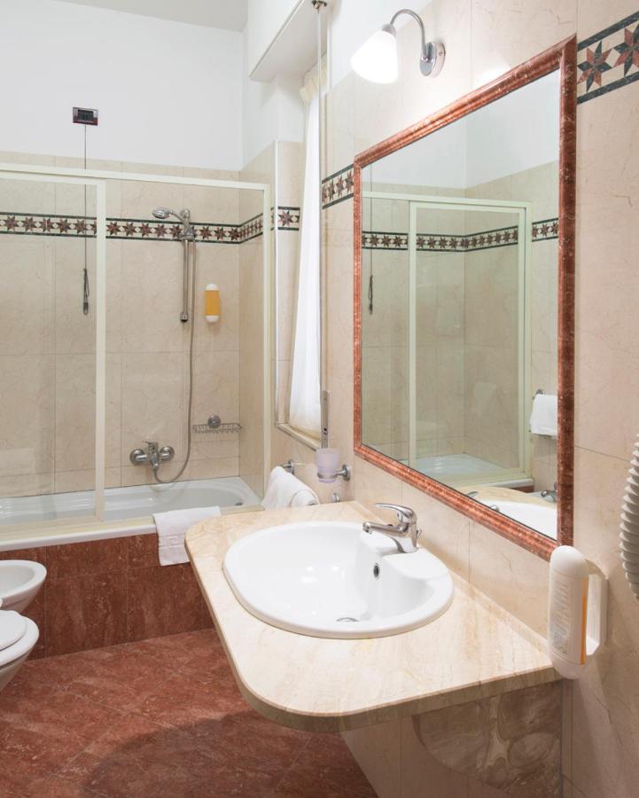 Grand Hotel Adriatico Montesilvano Marina Extérieur photo